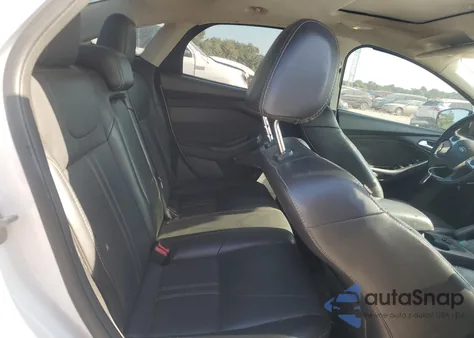 2014 Ford Focus Titanium из США, поврежденный, VIN 1FADP3J26EL218485